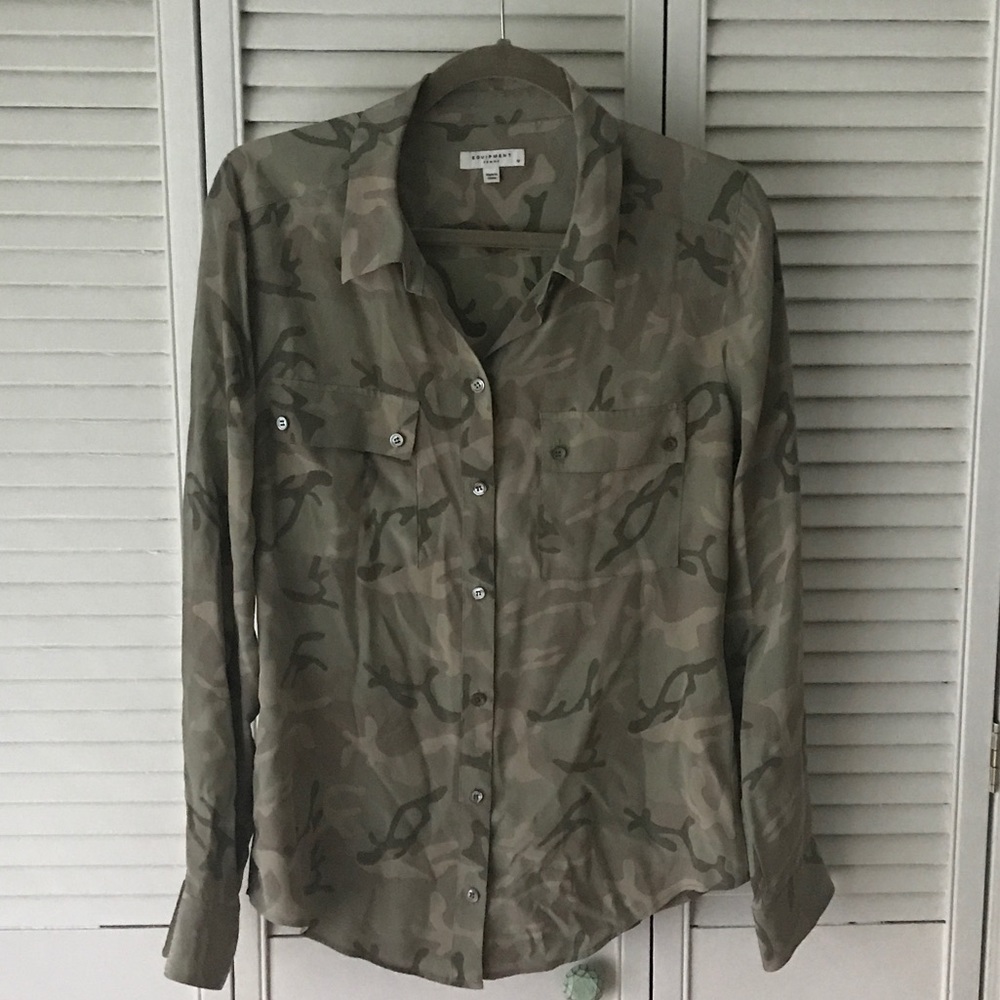 Equipment silk camo utility button up size m